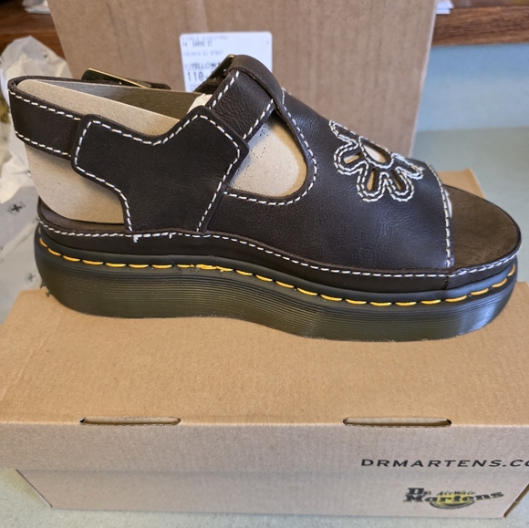 Dr Marten Dunnet Flower Sandal, Sz. 8 / 39. Brand New In Box - Picture 4 of 6